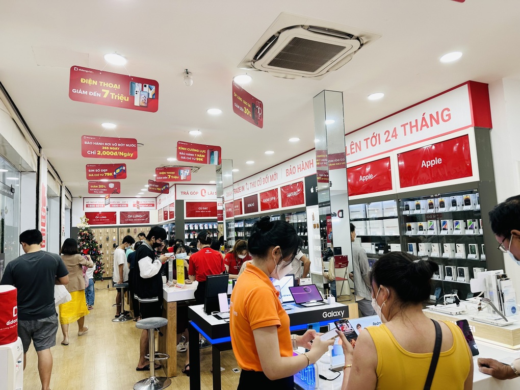 Điện thoại tầm trung đổ bộ thị trường di động Việt dịp cận Tết Nguyên đán - 1 Điện thoại tầm trung đổ bộ thị trường di động Việt dịp cận Tết Nguyên đán - 1