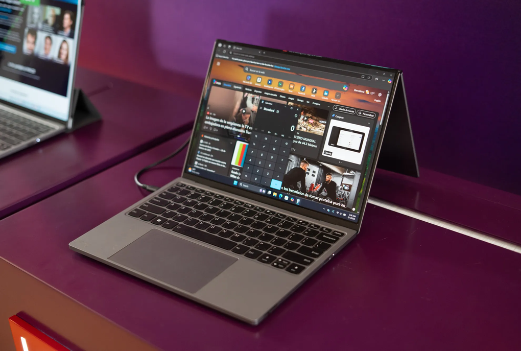 Loạt laptop độc lạ tại MWC 2025 - 3 Loạt laptop độc lạ tại MWC 2025 - 3