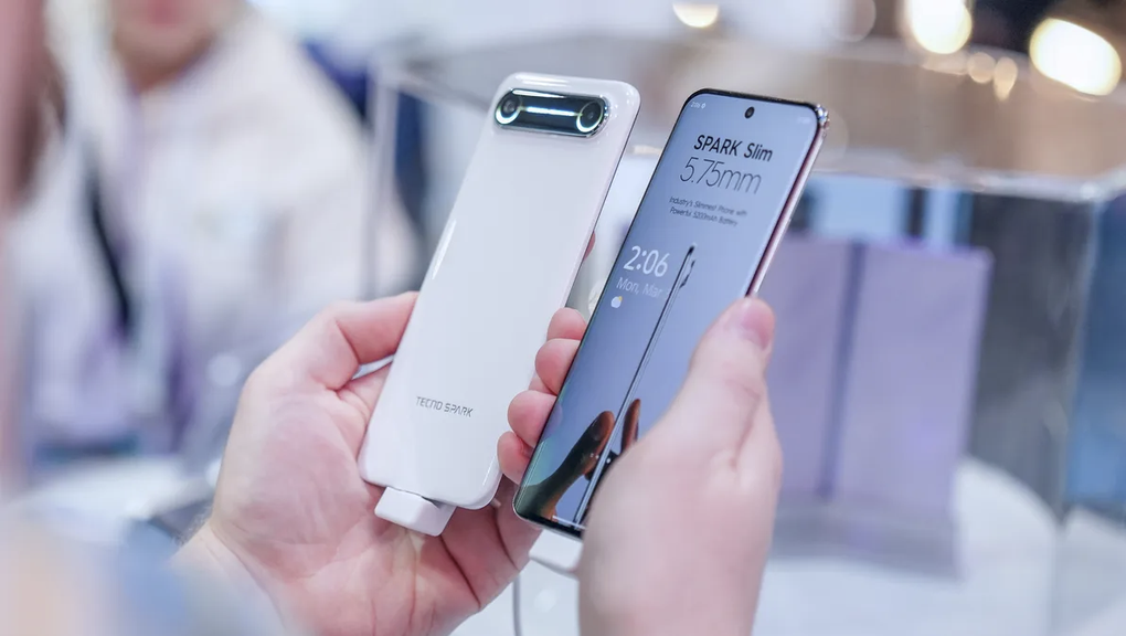 Cận cảnh chiếc điện thoại mỏng nhất thế giới vừa được ra mắt tại MWC 2025 - 5 Cận cảnh chiếc điện thoại mỏng nhất thế giới vừa được ra mắt tại MWC 2025 - 5